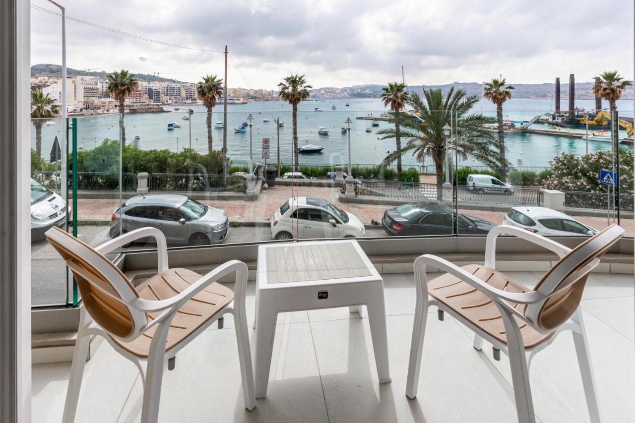 Seafront Luxury Apartment Сейнт Полс Бей Екстериор снимка
