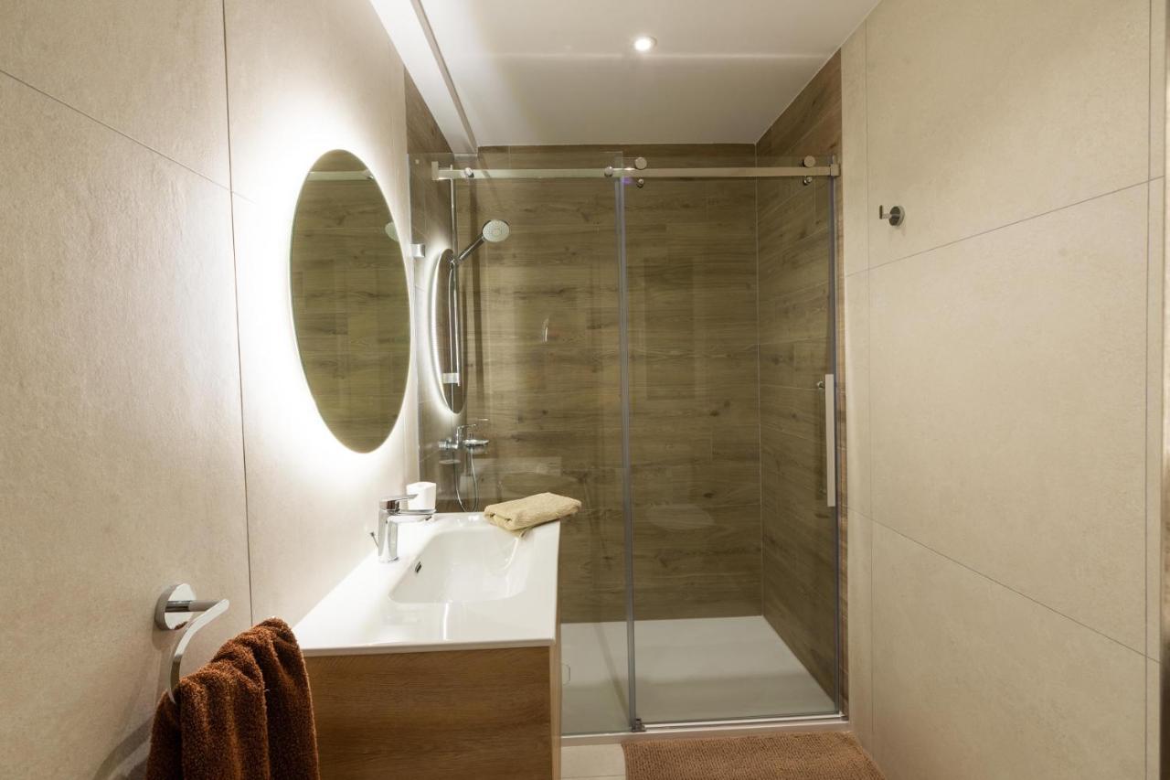 Seafront Luxury Apartment Сейнт Полс Бей Екстериор снимка